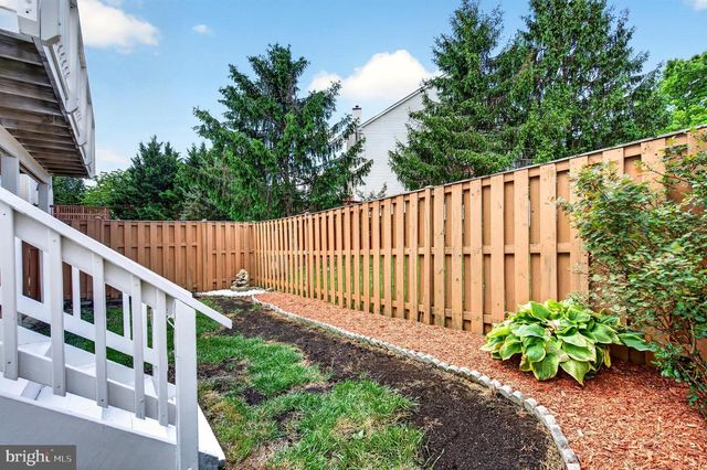 9000 FALCON GLEN CT, Bristow, VA 20136