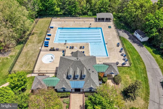 9000 FALCON GLEN CT, Bristow, VA 20136