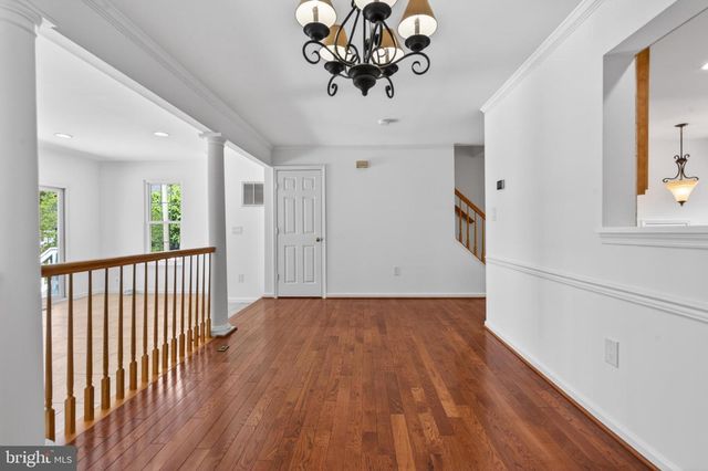 9000 FALCON GLEN CT, Bristow, VA 20136