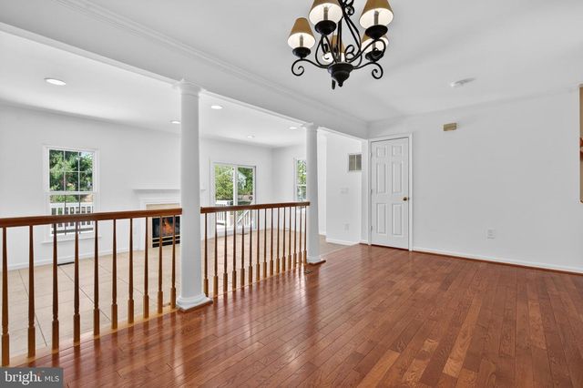 9000 FALCON GLEN CT, Bristow, VA 20136