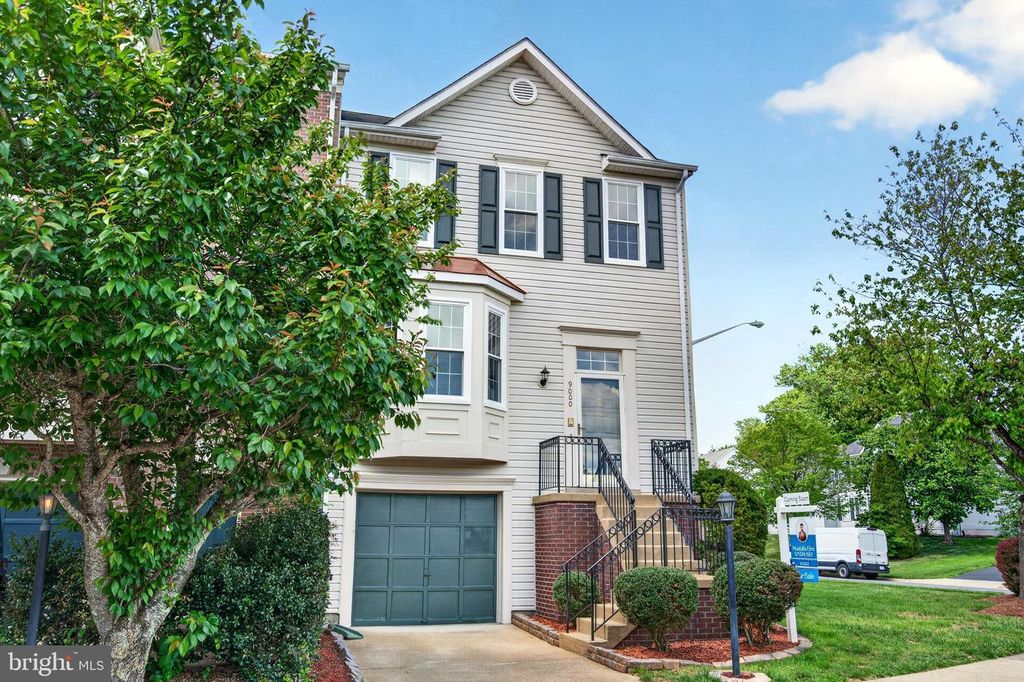 9000 FALCON GLEN CT, Bristow, VA 20136