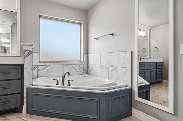 4304 NW 155th Place, Edmond, OK 73013