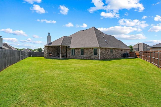 4304 NW 155th Place, Edmond, OK 73013