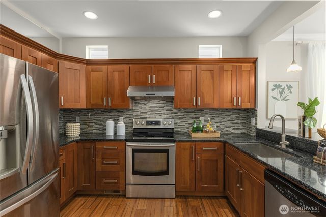 1919 25th Avenue NE, Issaquah, WA 98029