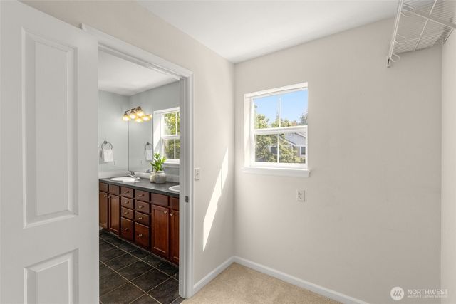 1919 25th Avenue NE, Issaquah, WA 98029