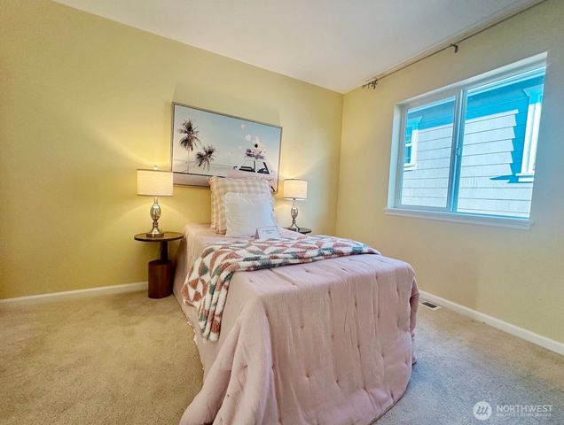 1919 25th Avenue NE, Issaquah, WA 98029