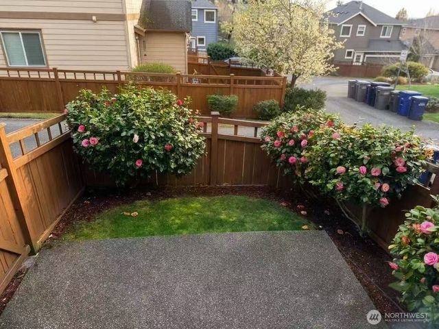 1919 25th Avenue NE, Issaquah, WA 98029