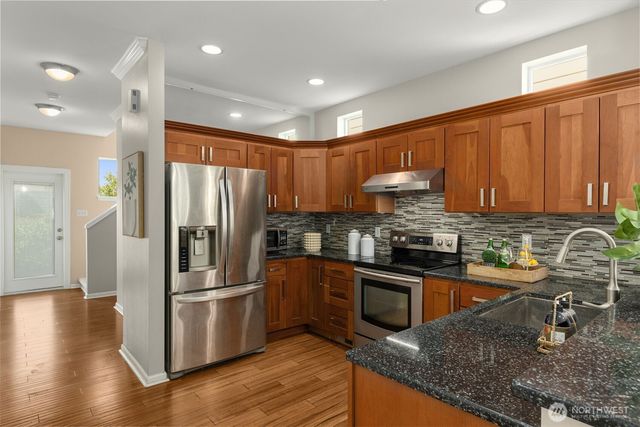 1919 25th Avenue NE, Issaquah, WA 98029