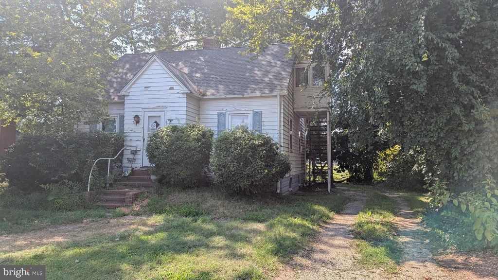 94 N VIRGINIA AVE, Penns Grove, NJ 08069