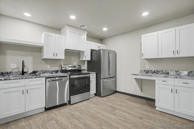 817 Henshaw Avenue, Sapulpa, OK 74066