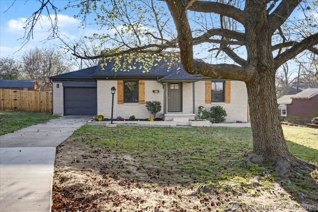 817 Henshaw Avenue, Sapulpa, OK 74066