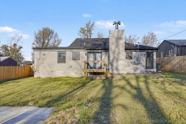 817 Henshaw Avenue, Sapulpa, OK 74066