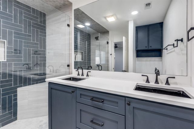 11127 Pinehurst DR C, Austin, TX 78747