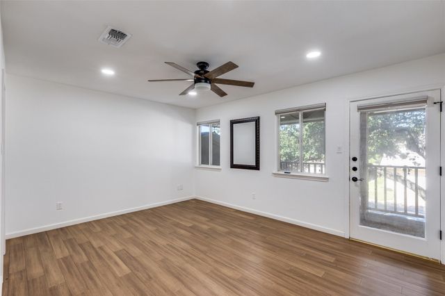 11127 Pinehurst DR C, Austin, TX 78747