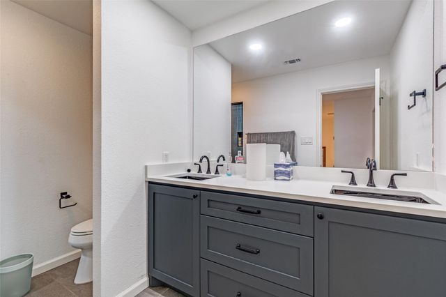 11127 Pinehurst DR C, Austin, TX 78747