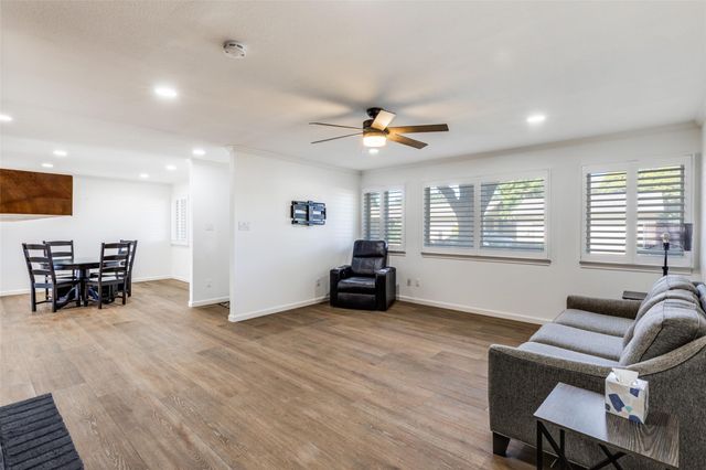 11127 Pinehurst DR C, Austin, TX 78747