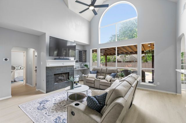 8800 Tiercels Drive, Mckinney, TX 75072