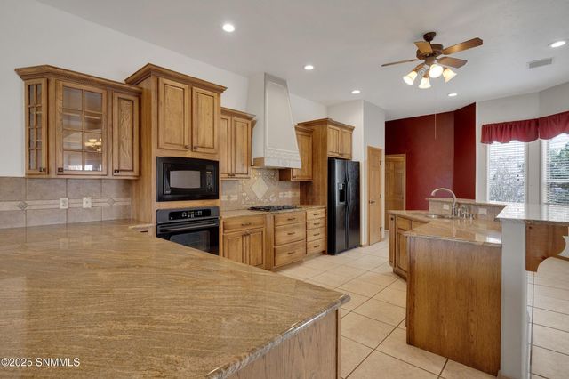 1876 El Presidio Drive, Las Cruces, NM 88011