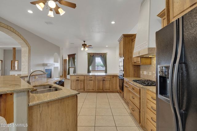 1876 El Presidio Drive, Las Cruces, NM 88011