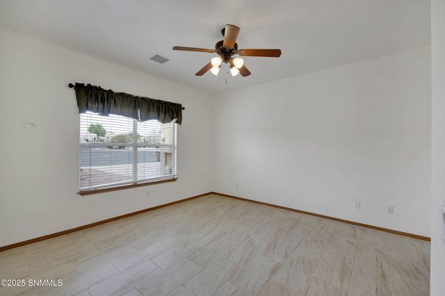 1876 El Presidio Drive, Las Cruces, NM 88011