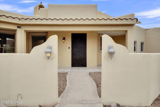 1876 El Presidio Drive, Las Cruces, NM 88011