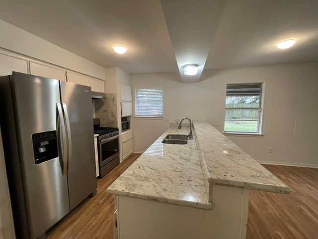 7219 Tanager Street, Houston, TX 77074