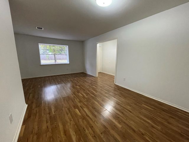 7219 Tanager Street, Houston, TX 77074