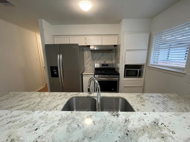 7219 Tanager Street, Houston, TX 77074