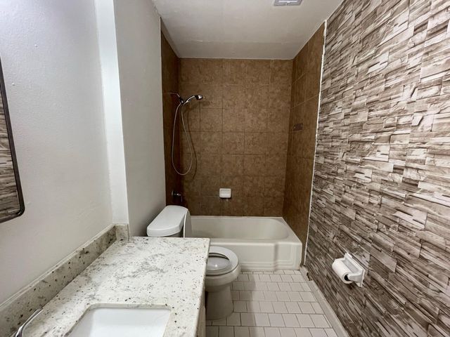 7219 Tanager Street, Houston, TX 77074