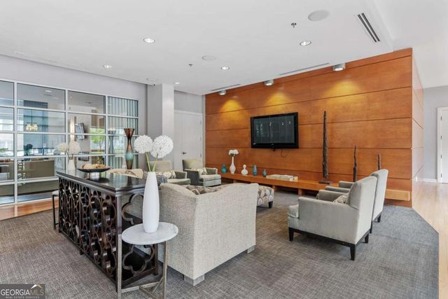711 Cosmopolitan Drive NE 326, Atlanta, GA 30324