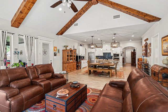 1120 Horizon Trace Drive, Azle, TX 76020