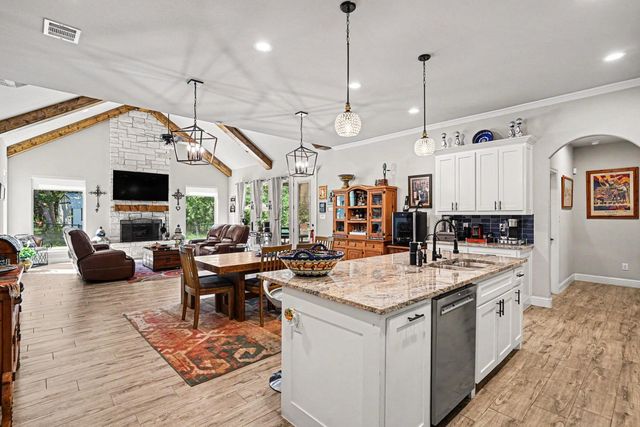 1120 Horizon Trace Drive, Azle, TX 76020