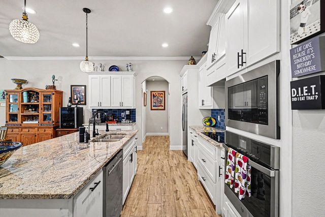 1120 Horizon Trace Drive, Azle, TX 76020
