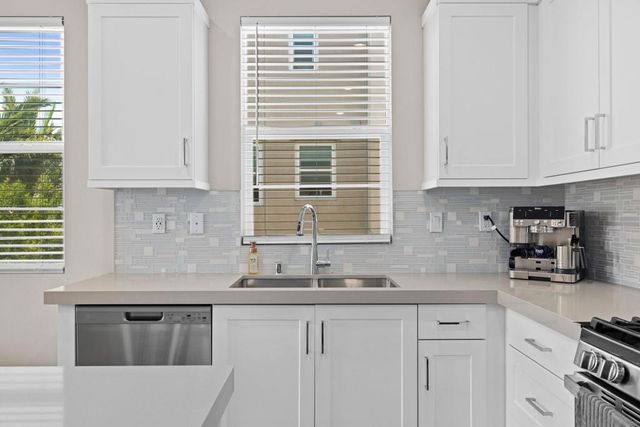 1233 Sunrise View 105, San Marcos, CA 92078