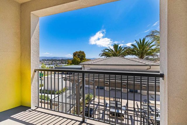 1233 Sunrise View 105, San Marcos, CA 92078
