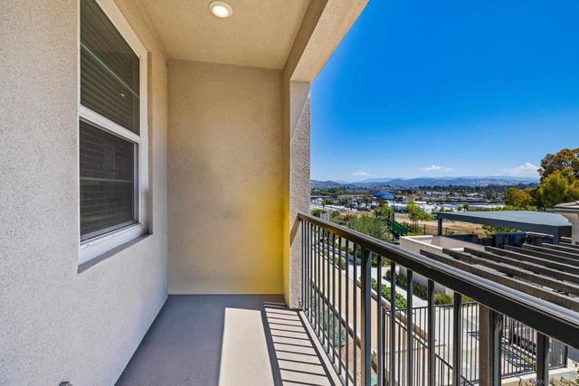 1233 Sunrise View 105, San Marcos, CA 92078