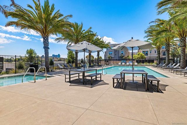 1233 Sunrise View 105, San Marcos, CA 92078