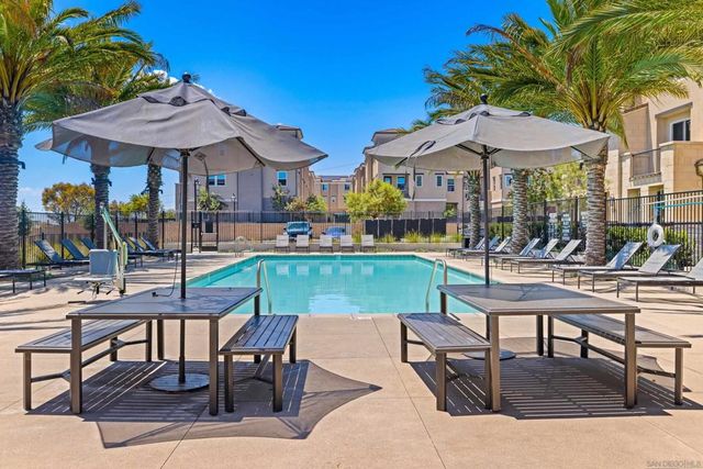 1233 Sunrise View 105, San Marcos, CA 92078