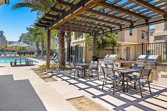 1233 Sunrise View 105, San Marcos, CA 92078