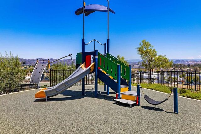1233 Sunrise View 105, San Marcos, CA 92078