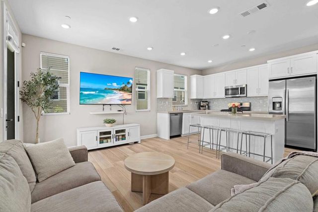 1233 Sunrise View 105, San Marcos, CA 92078