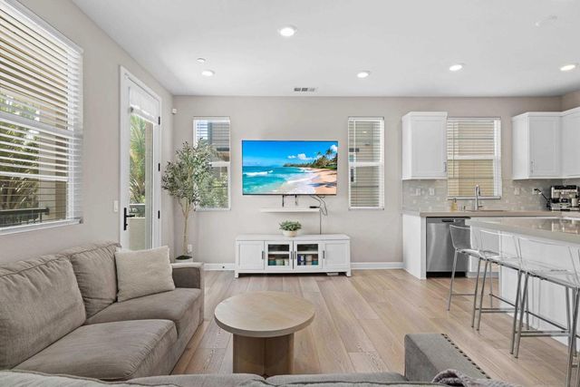 1233 Sunrise View 105, San Marcos, CA 92078