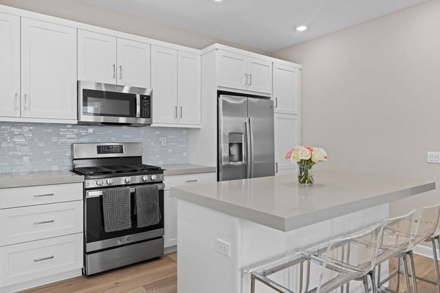 1233 Sunrise View 105, San Marcos, CA 92078