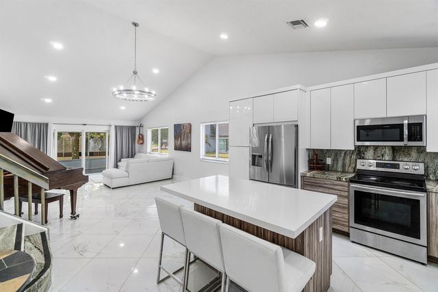 101 Azalea Circle, Boynton Beach, FL 33436
