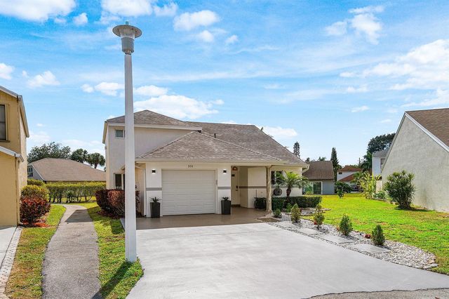 101 Azalea Circle, Boynton Beach, FL 33436