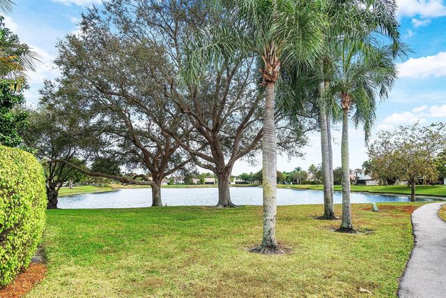101 Azalea Circle, Boynton Beach, FL 33436