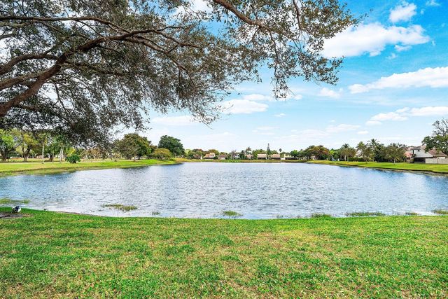 101 Azalea Circle, Boynton Beach, FL 33436