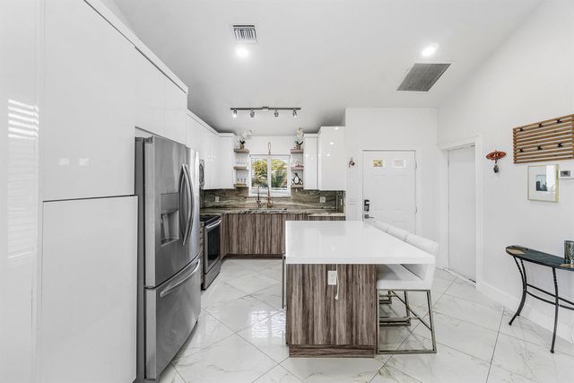 101 Azalea Circle, Boynton Beach, FL 33436