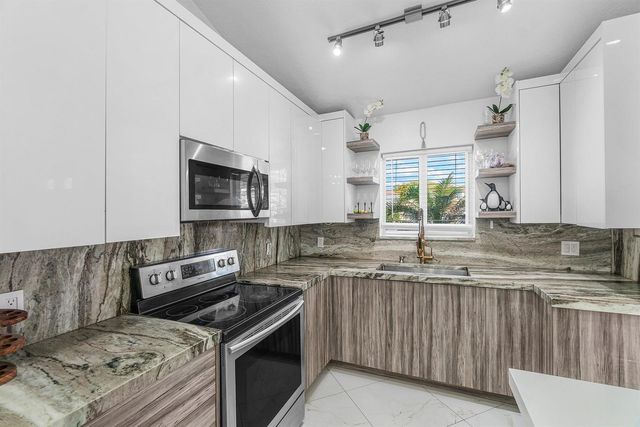 101 Azalea Circle, Boynton Beach, FL 33436