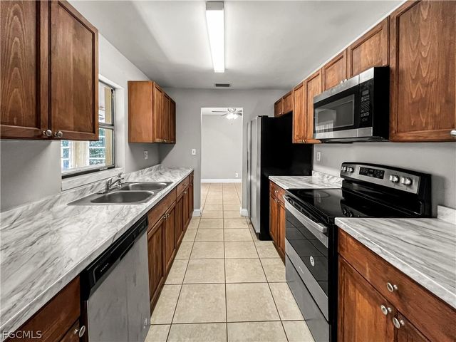 7300 Barragan RD, Fort Myers, FL 33967